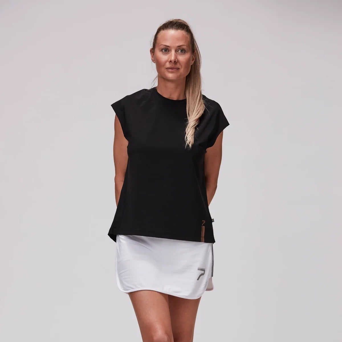 SDAW Padellinne Loose Fit svart halvkropp framifrån