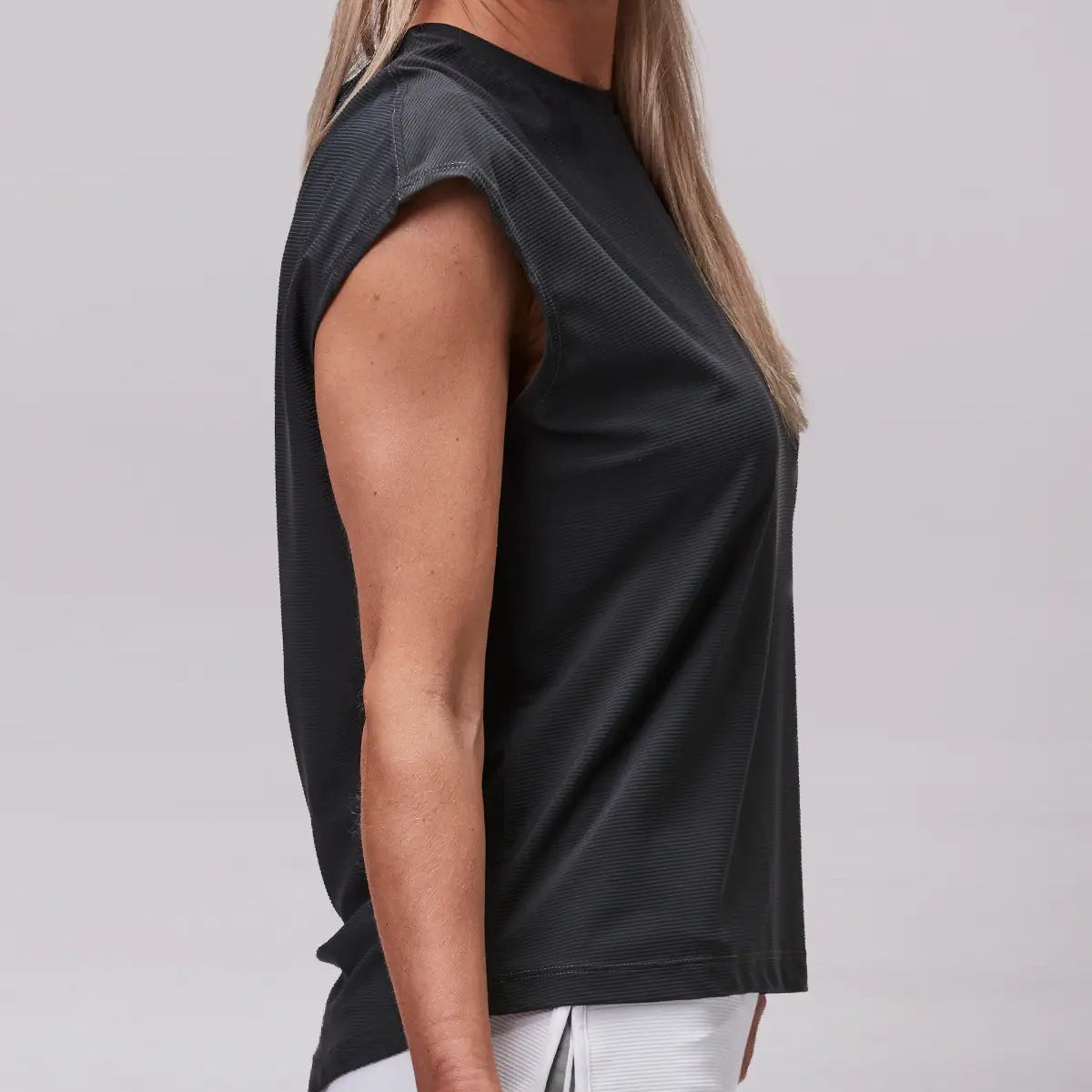 SDAW Padellinne Loose Fit mörkgrå från sidan